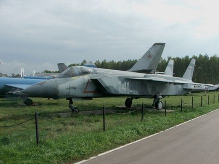 Як-141 - літак з вертикальним зльотом