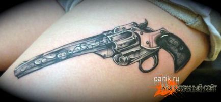 Valoarea unui pistol tatuaj (14 tatuaje foto)