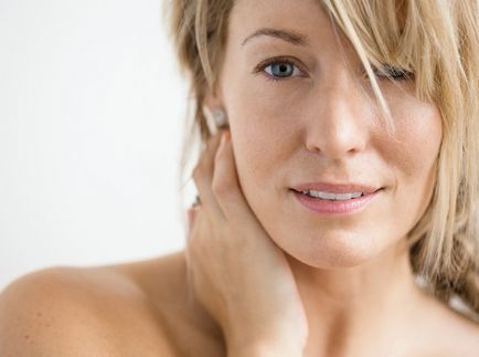 5 Proceduri eficiente pentru perfecționarea pielii zonei gâtului și decolteului