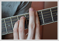 Акорд am (ля-мінор) на гітарі аплікатури, як грати