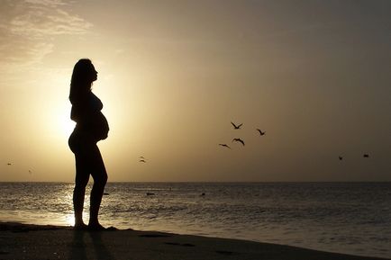 Az alkohol és a terhesség hatására az alkoholtartalmú italok a terhességre és a magzatra