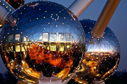 Atomium la Bruxelles