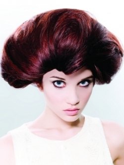 Бордовий колір - модне фарбування волосся, жіночий журнал