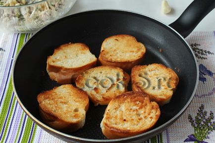 Бутерброди з печінкою тріски і яйцем - покроковий рецепт з фото, закуски