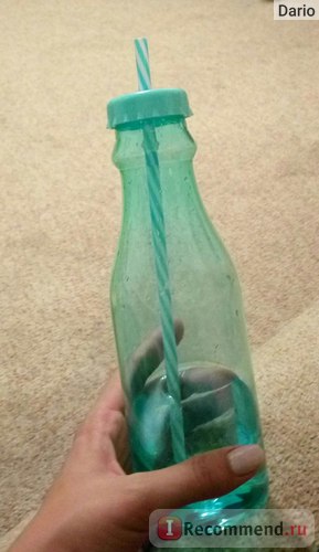 Пляшка h - m для ледачих, тепер не потрібно відкручувати кришку, щоб попити)) порівняння з пляшкою