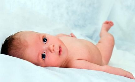 Mit és hogyan kell kezelni köldök újszülött egy pin nélkül
