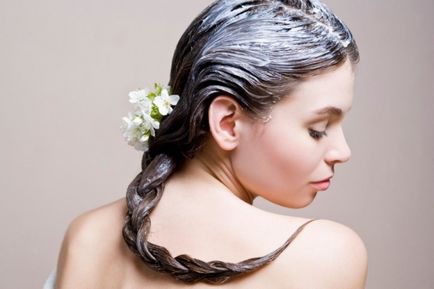 Ceea ce distinge balsamul de balsam pentru recomandările de păr pentru aplicarea corectă - feminin