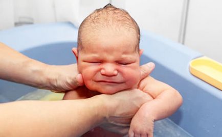 Egy sor fürdésre újszülöttek