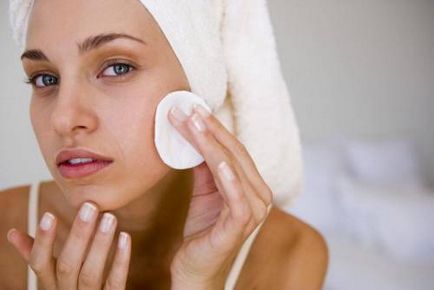 Curățarea feței în saloanele revizuite despre procedura pentru piele, beneficii
