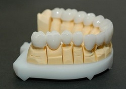Цирконієві зубні коронки за доступними цінами