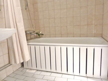 Fürdő képernyők kezeddel - hogyan lehet műanyagból, sarok fürdőkádak, kerámia (saját) Fürdő képernyők kezeddel - hogyan lehet műanyagból, sarok fürdőkádak, kerámia