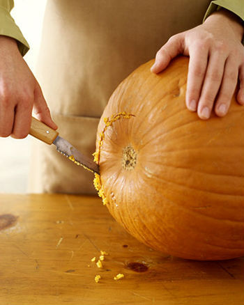 Jack Lantern sütőtök a Halloween a kezüket