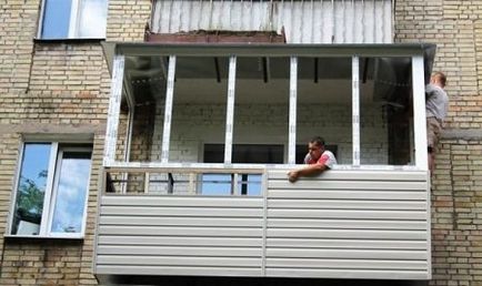 Cum să tăiați balconul cu propriile mâini în exterior și în interior
