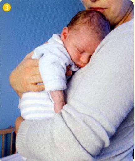 Як правильно носити малюка на руках