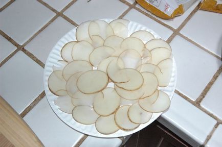 Főzni burgonya chips burgonyából a mikrohullámú