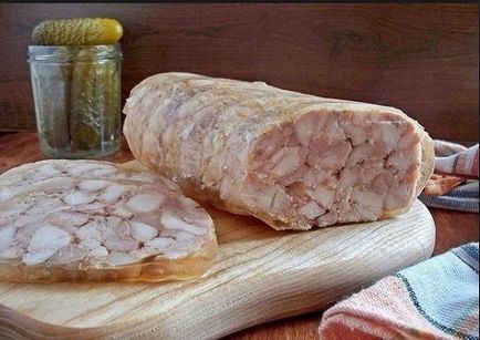 Cum să pregătim saltisonul la domiciliu din carne de porc și pui