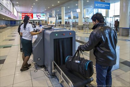 Cum functioneaza vama in Domodedovo - stiri in fotografii