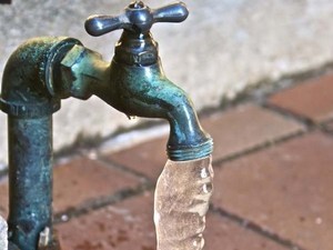 Як розморозити труби водопроводу в приватному будинку