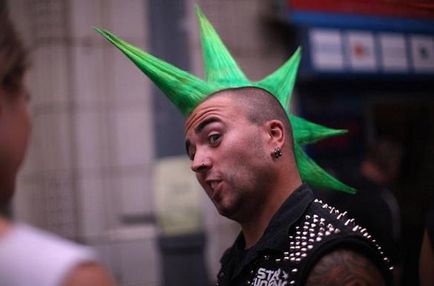 Cum sa faci o tunsoare mohawk 5 pasi simpli, tunsori (fac) Cum sa faci o tunsoare mohawk 5 pasi simpli, tunsori