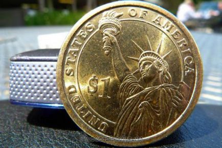Hogyan készítsünk egy talizmán gyűrű, fémes dollár érmék