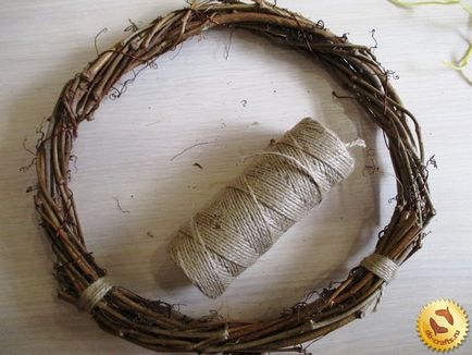 Hogyan készítsünk egy koszorú gallyak szőlő saját kezűleg, a mester osztály szövés (szőlő) Hogyan készítsünk egy koszorú gallyak szőlő saját kezűleg, a mester osztály szövés
