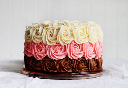 Hogyan lehet díszíteni a tortát rózsák tippeket hostessek