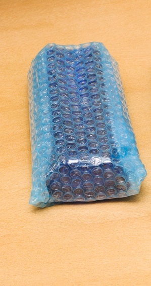 Як упакувати тендітну скляну річ для пересилання поштою