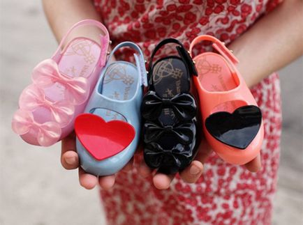 Як вибрати туфлі дитині підбираємо дівчинці і хлопчику туфлі за розміром і матеріалом