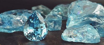 Aquamarine камък, който е син скъпоценен минерал, и как да се носят