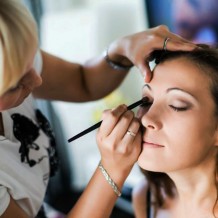Cursuri de artiști de make-up la Moscova, școala rămâne TV