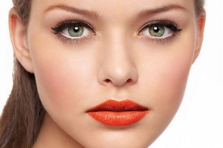 Літній макіяж для зелених очей - дізнайтеся поради та секрети