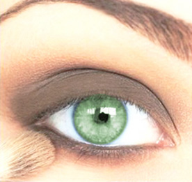 Літній макіяж для зелених очей - дізнайтеся поради та секрети