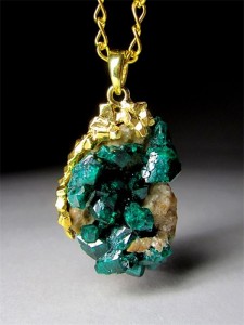 Minerale dioptaz proprietăți magice de piatră, zodiac, ornamente