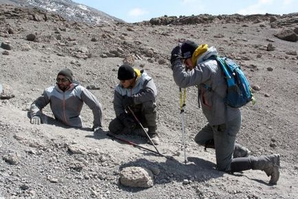 Un bărbat fără picioare a cucerit kilimanjaro