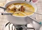 Un set pentru fondue este un cadou perfect pentru doi