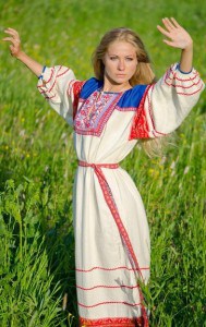 Most divatos orosz stílusban, vagy hogyan kell varrni egy ing, orosz dísztárgyak és minták