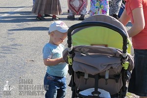 Egy nap egy nagy felvonulás a kereszt (templom) Egy nap egy nagy vallásos körmenet