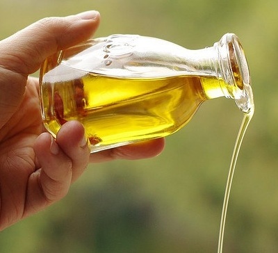 Оливкова олія для засмаги - красивий відтінок з користю для шкіри