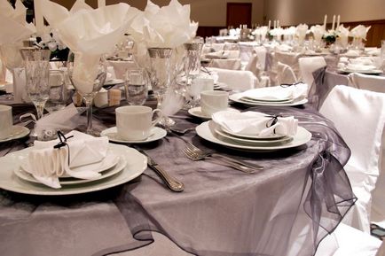 Organizarea de servicii de banchet de nuntă pentru 60 de oaspeți într-un restaurant de cea mai înaltă clasă - curs de lucru