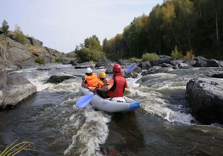 Відмінність рафта від катамарана