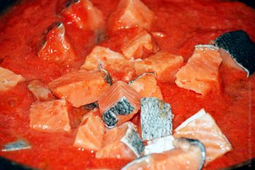 Паста з лососем - соус з рибою і томатом для італійської пасти