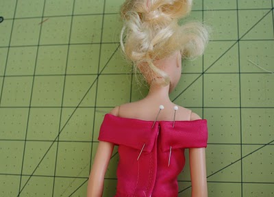 Rochie pentru papusa cu haine de seara pentru barbie Barbie