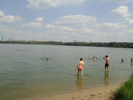 Plajele sunt pline - plajă și înot în Moscova