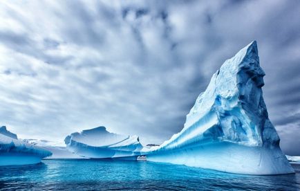 De ce icebergs nu se scufunda în apa de mare