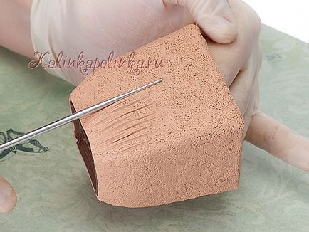 Gyertyatartó kezük közül polimer agyag (a) Gyertyatartó kezük közül polimer agyag