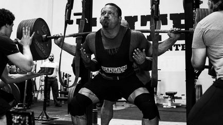 Squats în culturism și powerlifting 10 diferențe importante - cavaler