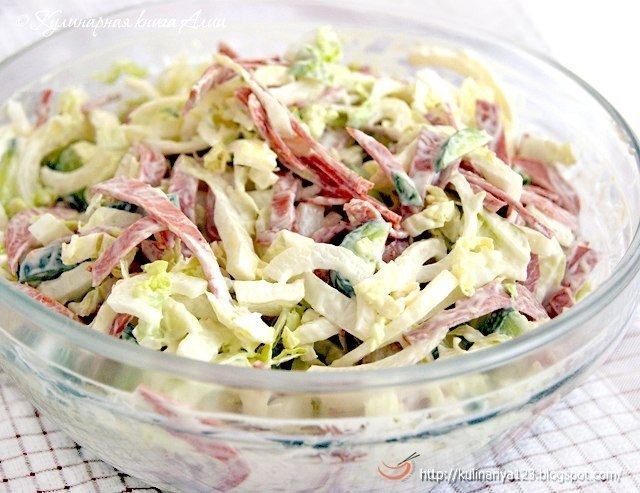 Salată simplă și delicioasă cu varză