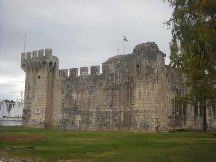 A történet átutazóban Horvátország jelentést egy utat Trogir