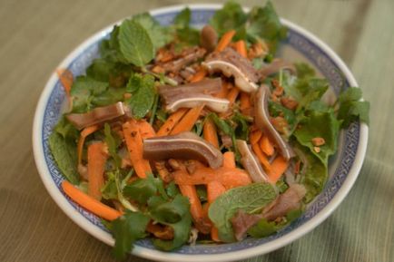 Saláta a sertés fül recept (recept) Saláta a sertés fül recept