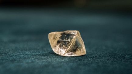 Diamond fülbevalók (147 fotó) Hogyan válasszuk ki egy arany szegecsekkel zafír, hogyan kell tisztítani a pusety